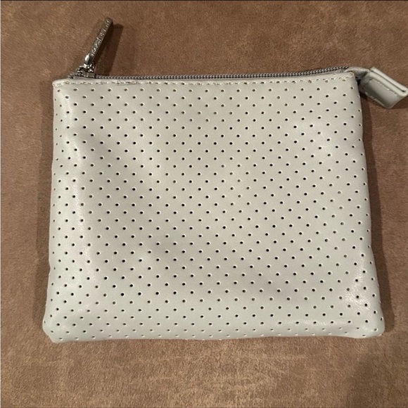 Honest Beauty Gray Zipper Pouch - Picture 1 of 6